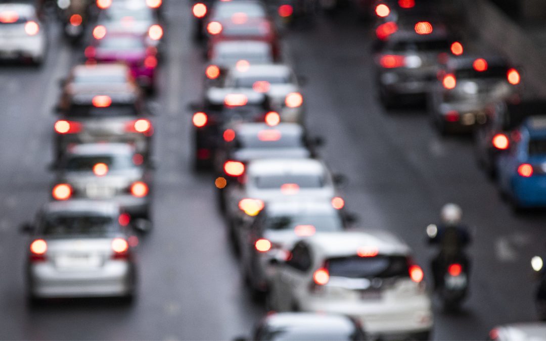 Cómo la contaminación y el clima influyen en la migraña